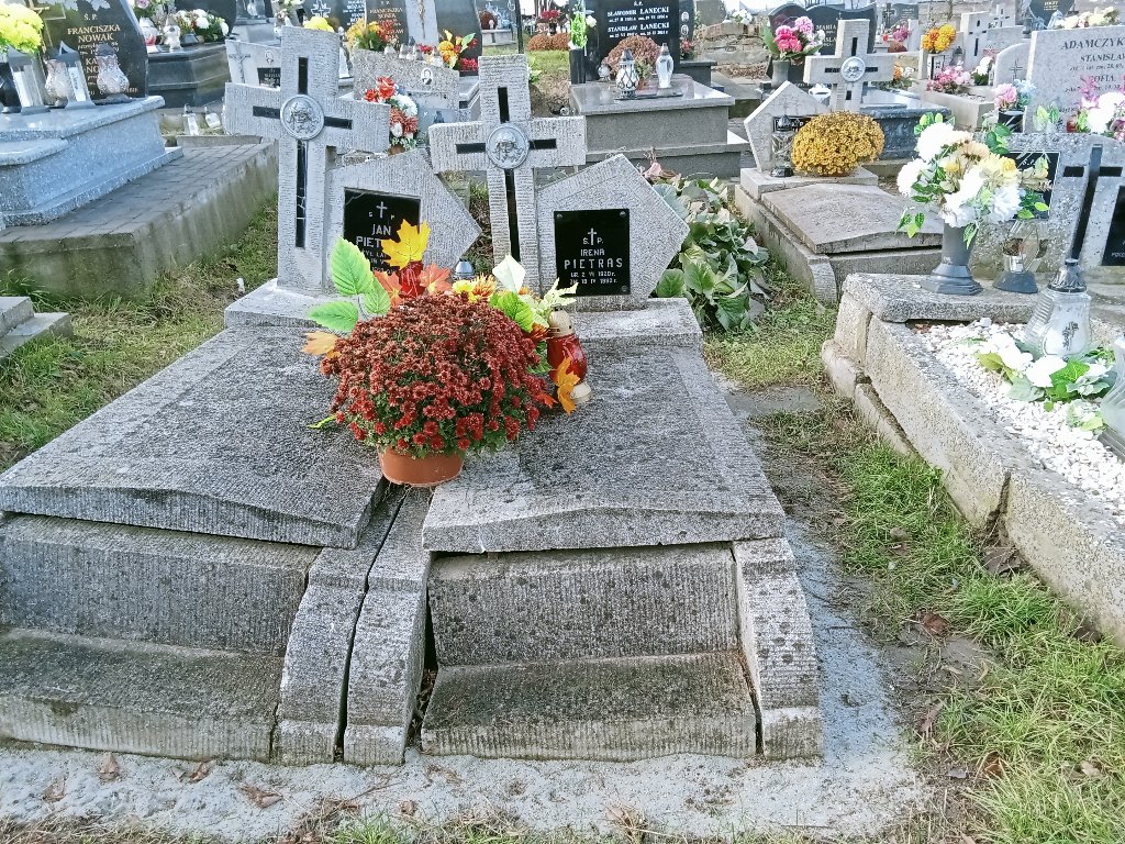 Grób Irena Pietras